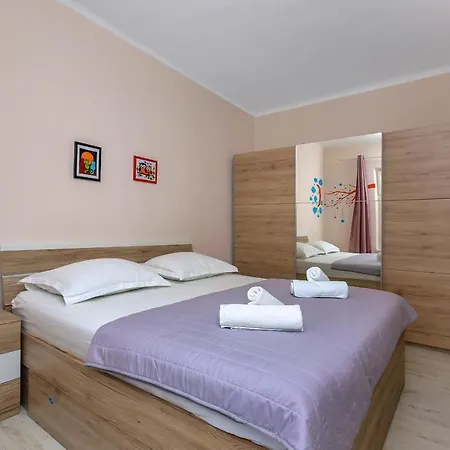 Montana, Town Centre Apartment