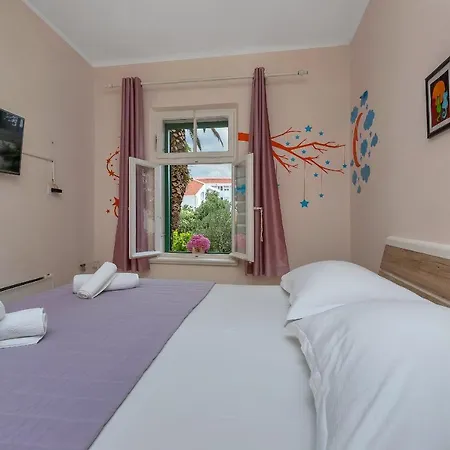 Montana, Town Centre Apartment *